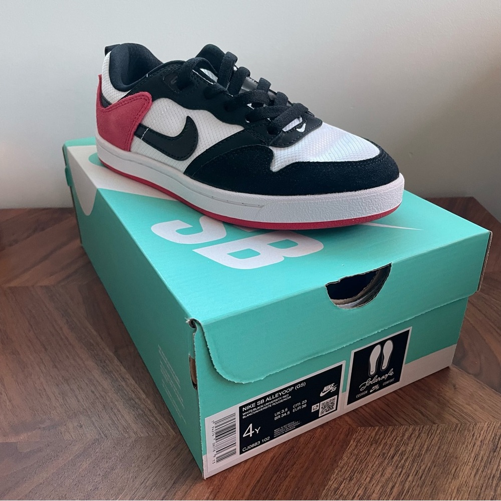 Nike SB Alleyoop (GS) Unisex - NIB - Size 4y